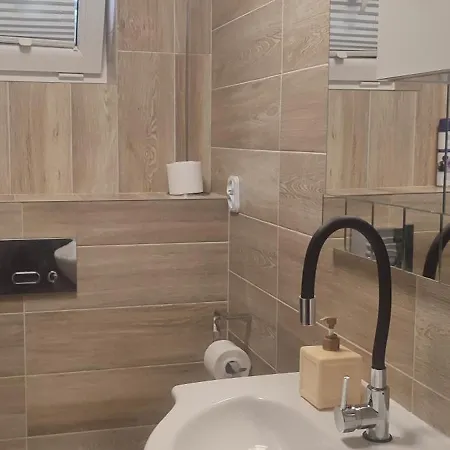 Mieszkanie Z Ogrodkiem Nr1 Apartment *