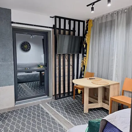 Apartment Mieszkanie 3 Pokoje-faktura *